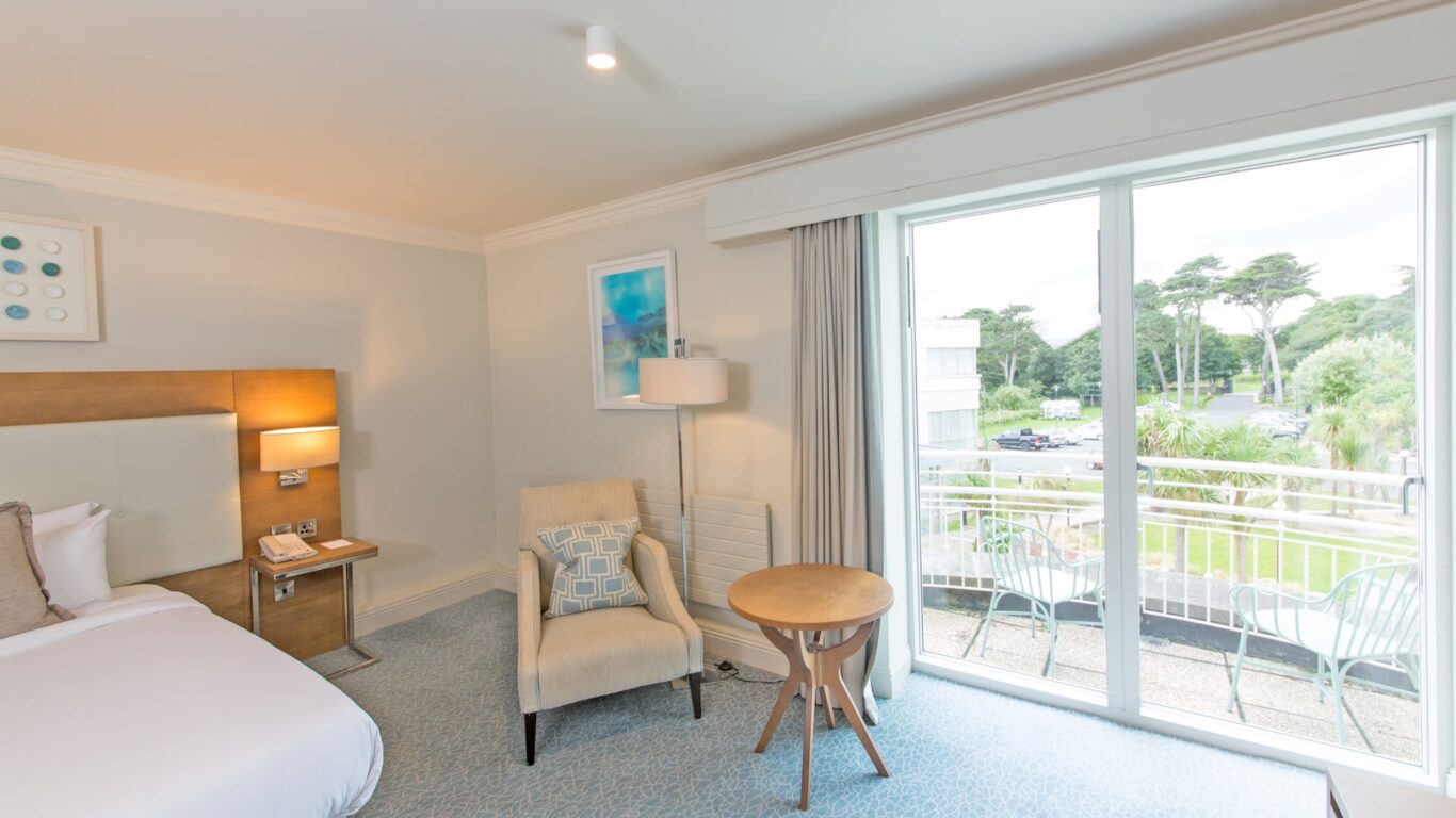 family-room-garden-view-2